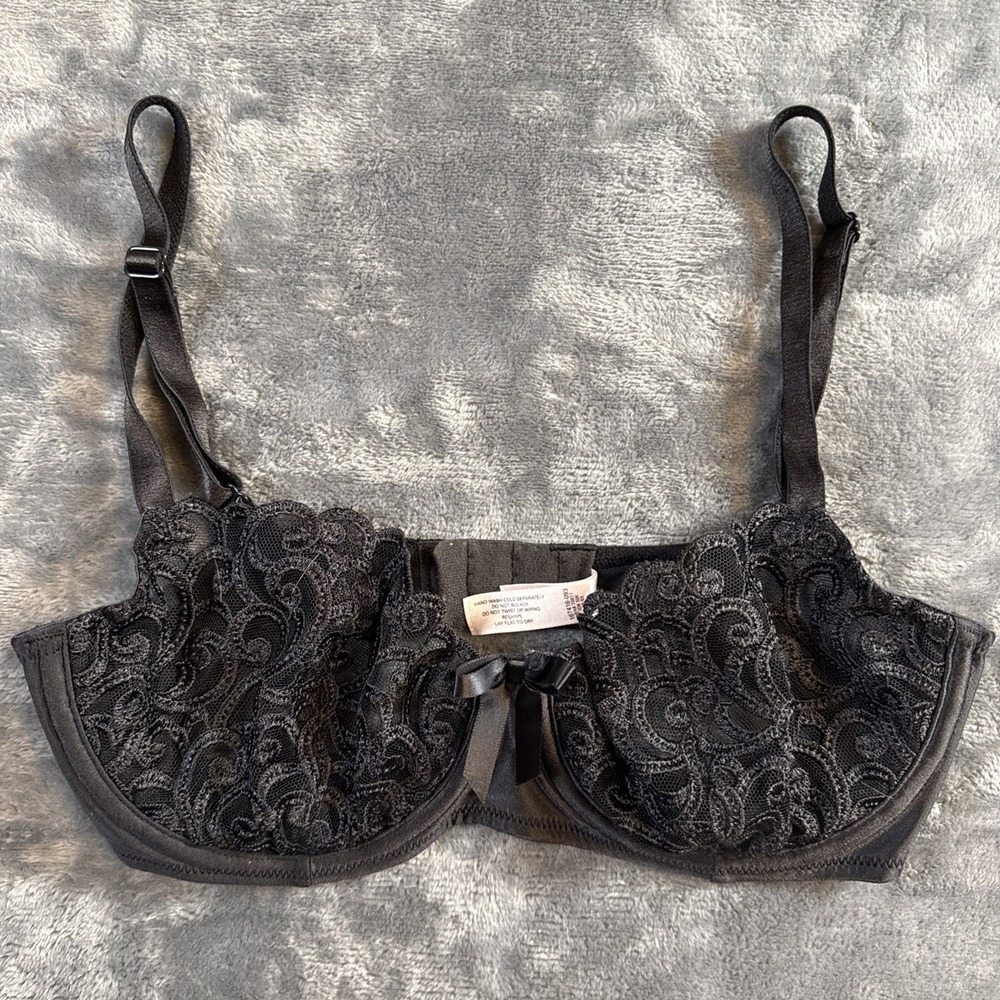Victoria's Secret Black Lace Floral Balconette Bra Underwire Unpadded 34C Y2K